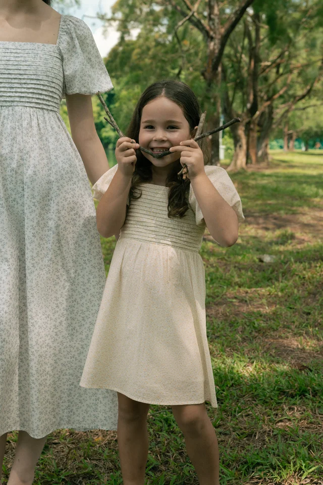 RINDY FLORAL PINTUCK BUBBLE SLEEVE DRESS - MINI GIRL (YELLOW FLORAL)