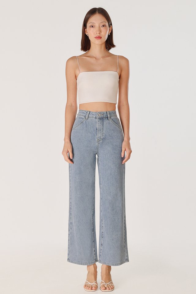 MOMENTUM STRAIGHT LEG DENIM JEANS - PETITE (LIGHT WASHED)