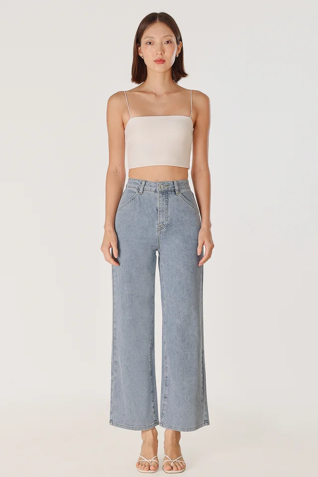MOMENTUM STRAIGHT LEG DENIM JEANS - PETITE (LIGHT WASHED)