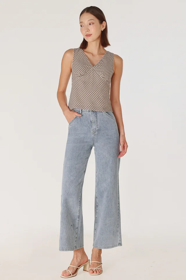 MOMENTUM STRAIGHT LEG DENIM JEANS - PETITE (LIGHT WASHED)