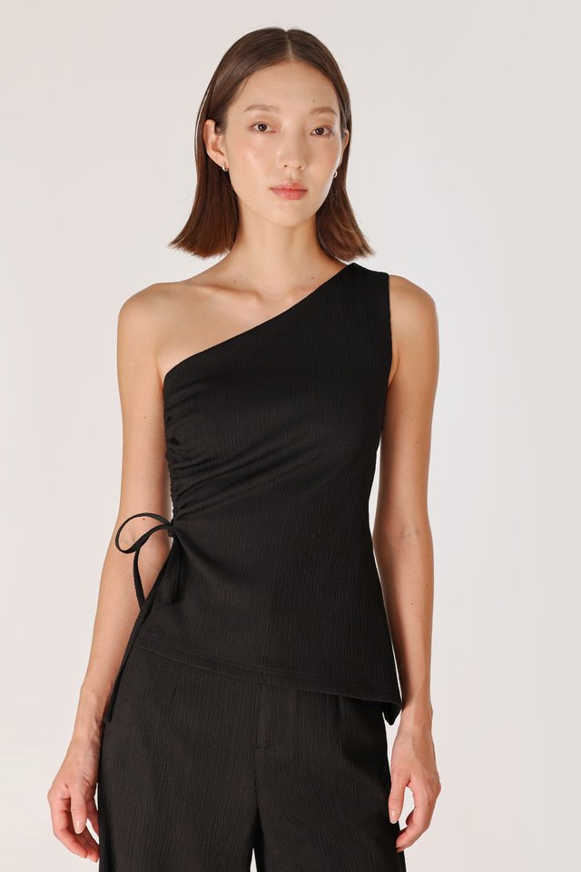 REIKO PADDED TEXTURED TOGA DRAWSTRING RUCHED TOP (BLACK)