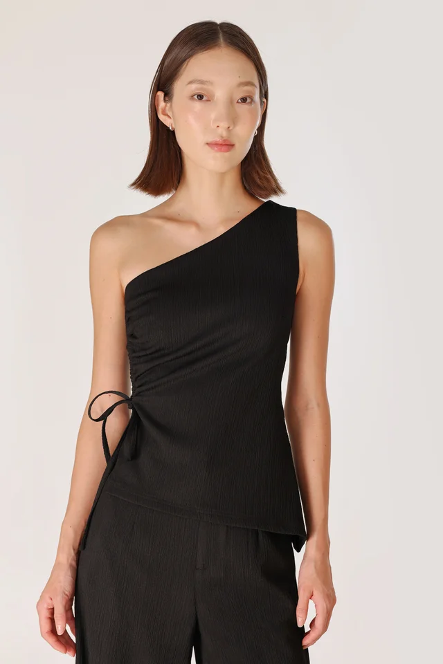 REIKO PADDED TEXTURED TOGA DRAWSTRING RUCHED TOP (BLACK)