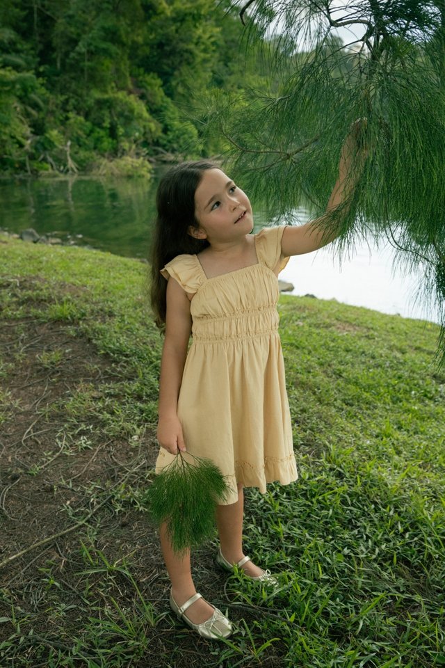 EDELYN RUCHED FLUTTER SLEEVE DRESS - MINI GIRL (YELLOW)