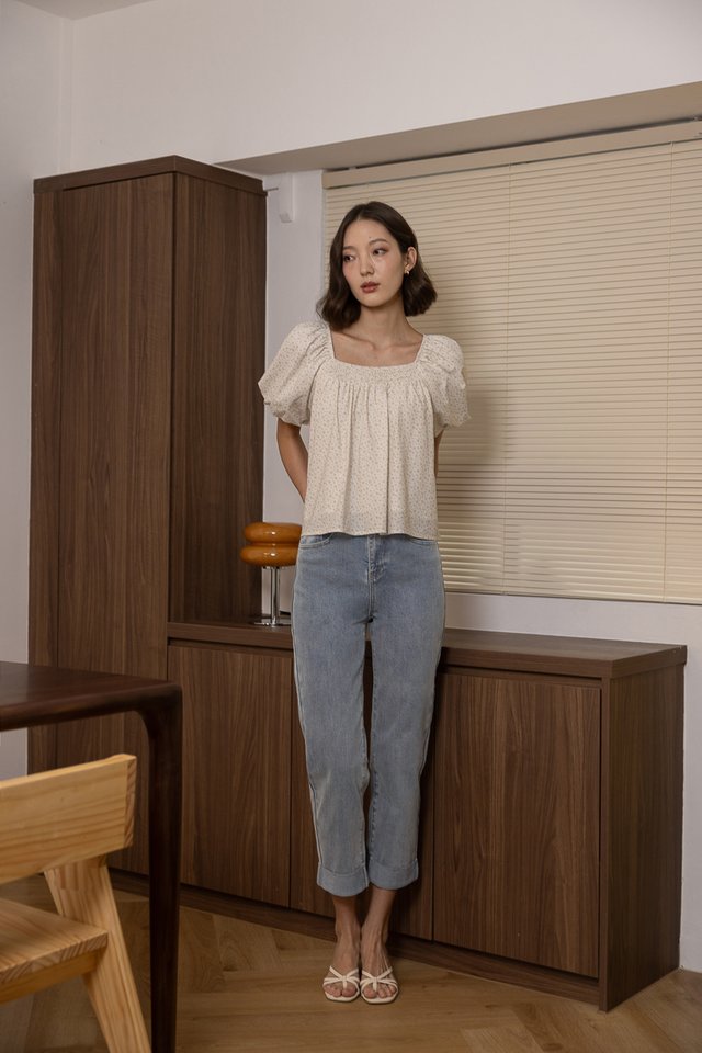 HOME RUN CUFFED DENIM MOM JEANS - PETITE (LIGHT WASHED)