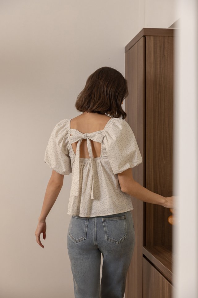 ZAPHIRA PADDED SMOCKED NECK BUBBLE SLEEVE TIE-BACK BLOUSE (FLORAL)