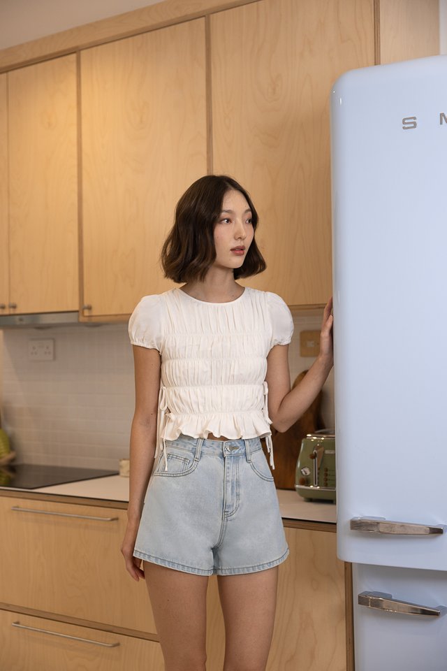MORGANNA SHIRRED PUFF SLEEVE RIBBON-TIE TOP (WHITE)