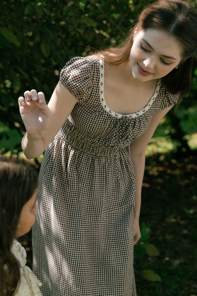 CALISSA PADDED RIBBON CAP SLEEVE MIDAXI DRESS (GINGHAM)