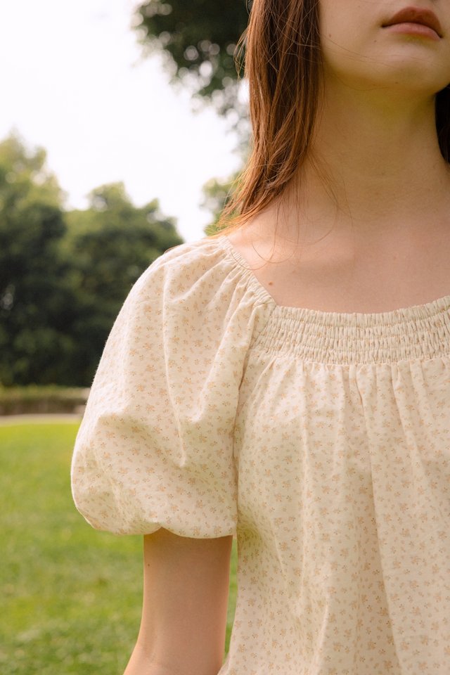 ZAPHIRA PADDED SMOCKED NECK BUBBLE SLEEVE TIE-BACK BLOUSE (FLORAL)