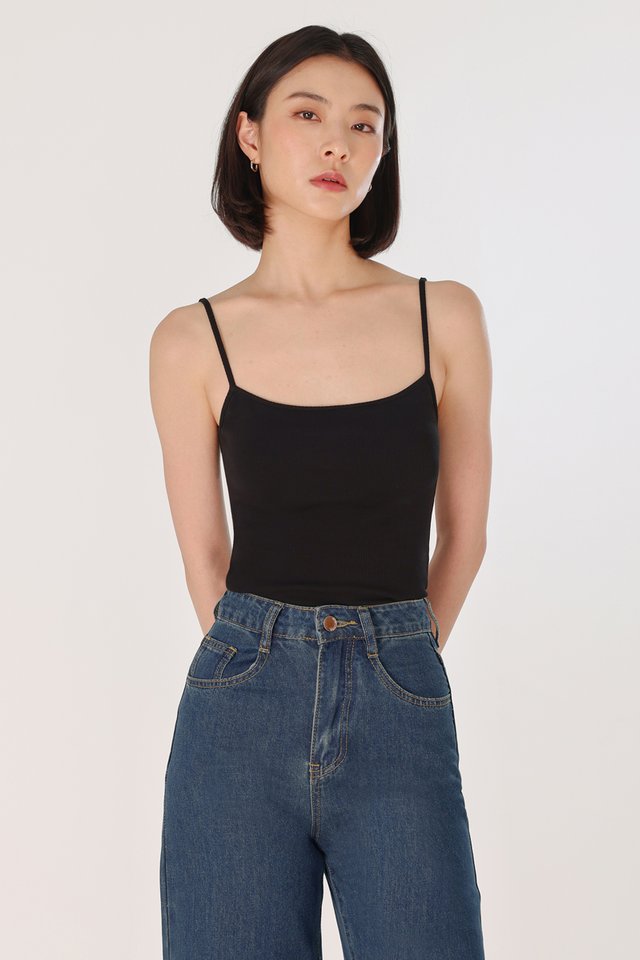 ZAYLEY PADDED REVERSIBLE NECKLINE RIBBED CAMI TOP (BLACK)