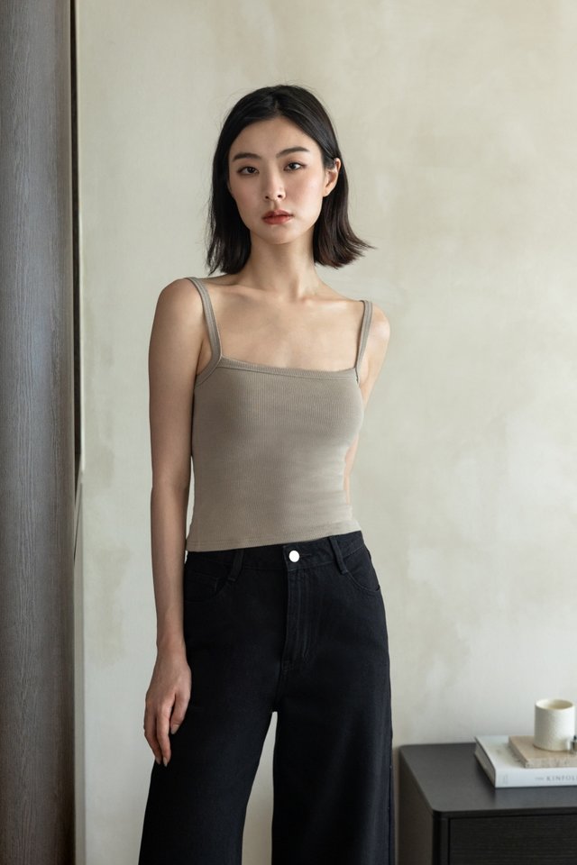 ANNETTE REVERSIBLE PADDED RIBBED TOP - REGULAR IMPROVED FIT (DUNE)