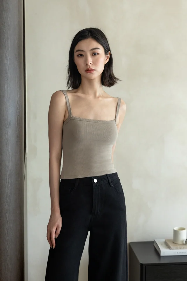 ANNETTE REVERSIBLE PADDED RIBBED TOP - REGULAR IMPROVED FIT (DUNE)