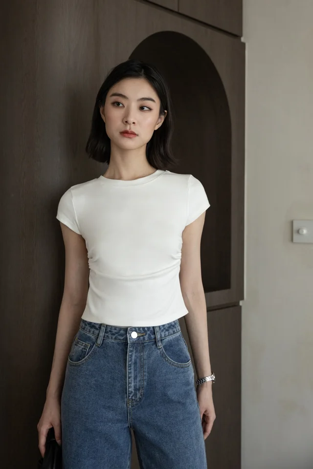 JUNIE SIDE RUCHED CREW NECK TEE (WHITE)