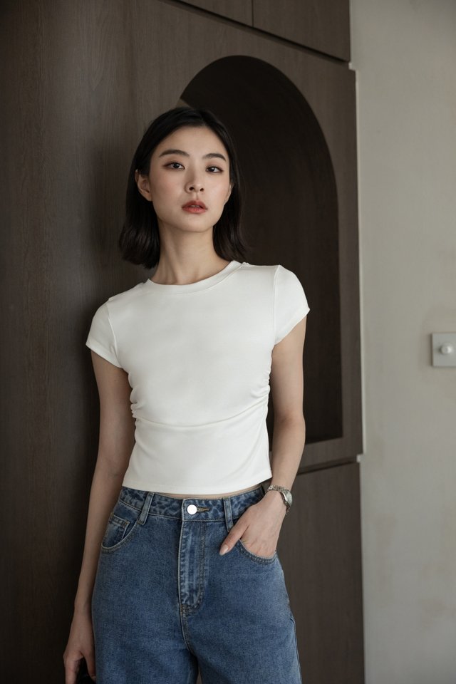 JUNIE SIDE RUCHED CREW NECK TEE (WHITE)