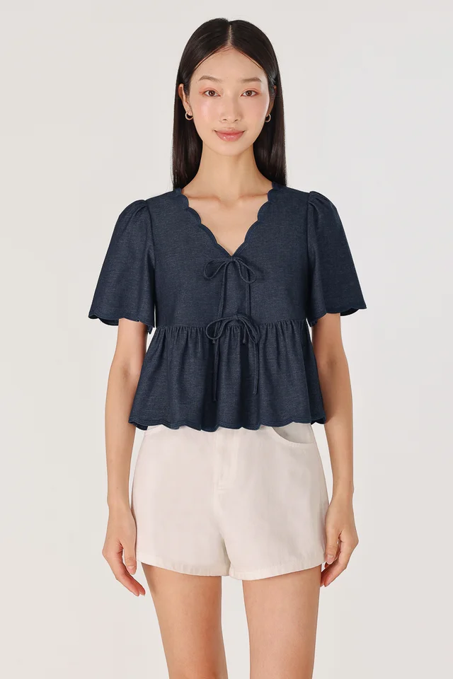 VIVIANA SCALLOP TRIM FLUTTER SLEEVE RIBBON TOP (DENIM)