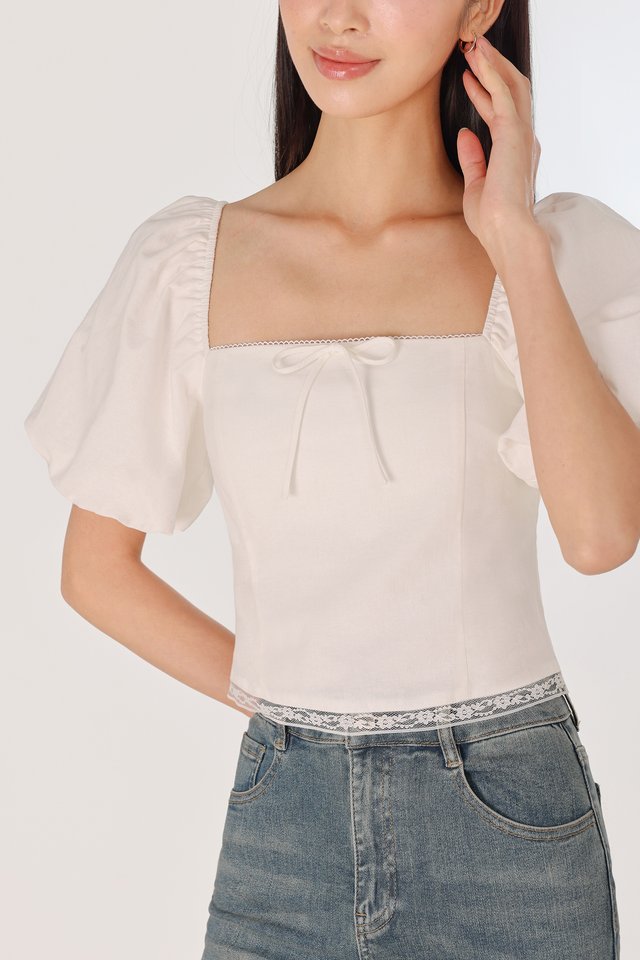 LISELLE PADDED BUBBLE SLEEVE LACE HEM RIBBON TOP (WHITE)