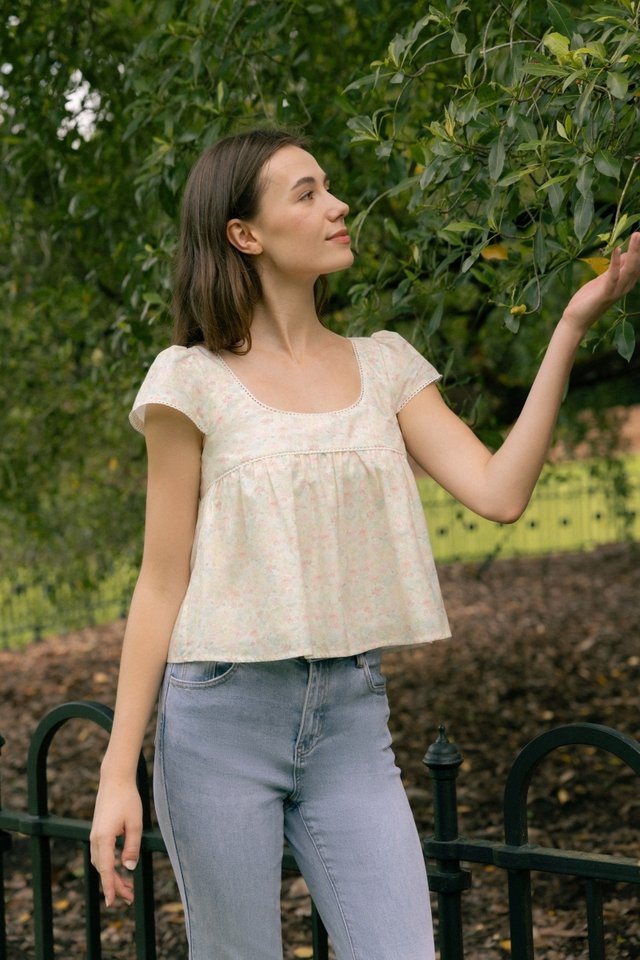OLIANA PADDED EYELET TRIM SCOOP NECK BABYDOLL TOP (FLORAL)