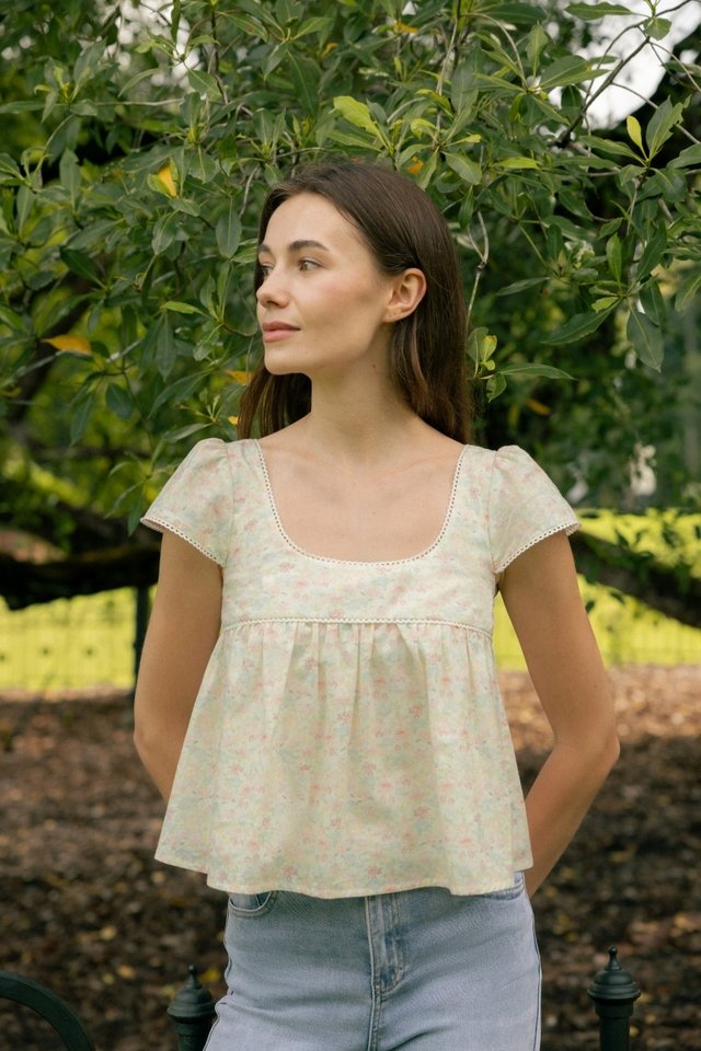 OLIANA PADDED EYELET TRIM SCOOP NECK BABYDOLL TOP (FLORAL)