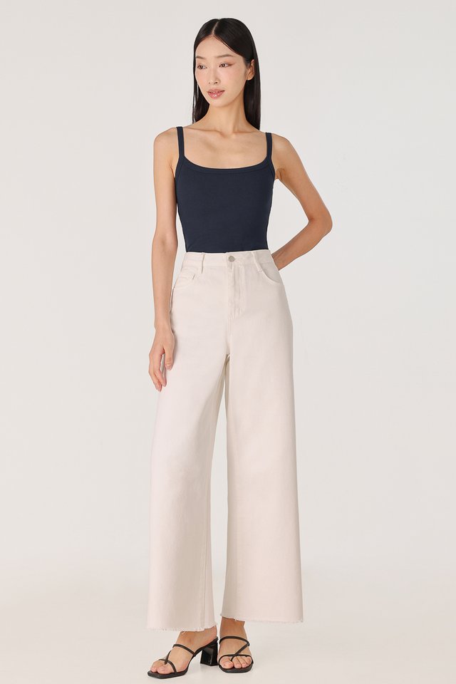 GROUNDBREAKER FRAYED HEM DENIM JEANS - PETITE (WHITE)
