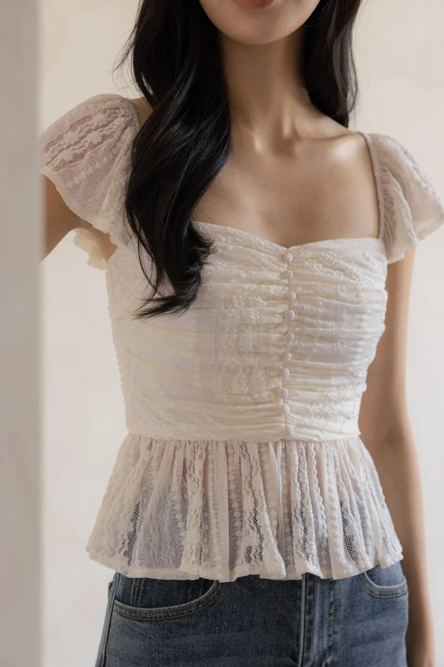 ALISSA PADDED LACE JACQUARD SWEETHEART RUCHED BUTTON TOP (CRÈME)