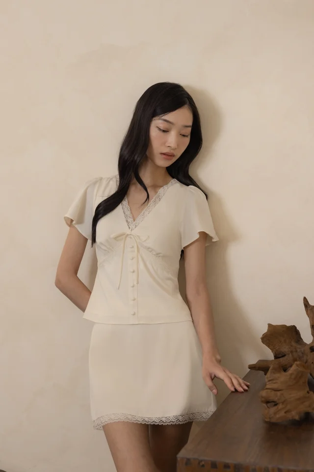AZARIA SATIN LACE HEM SKORTS (IVORY)
