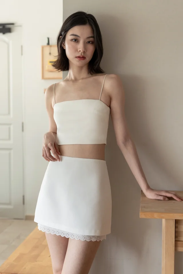 MIREYA EYELET HEM BASIC SKORTS (WHITE)