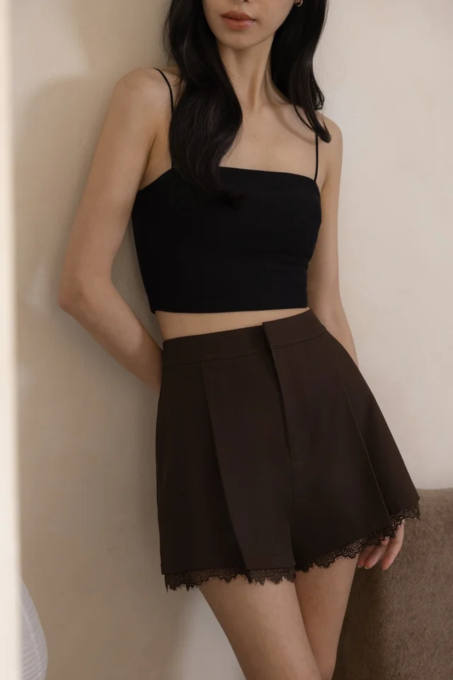 DAKOTA PLEATED LACE HEM SHORTS (BROWN)