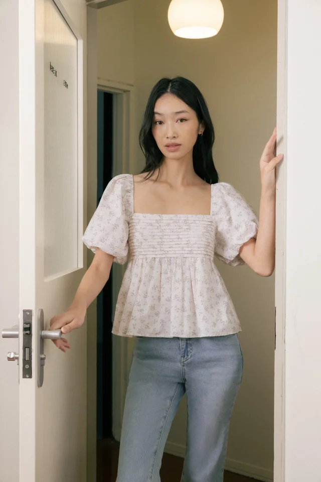 VELINA PADDED PINTUCK BABYDOLL BUBBLE SLEEVE TOP