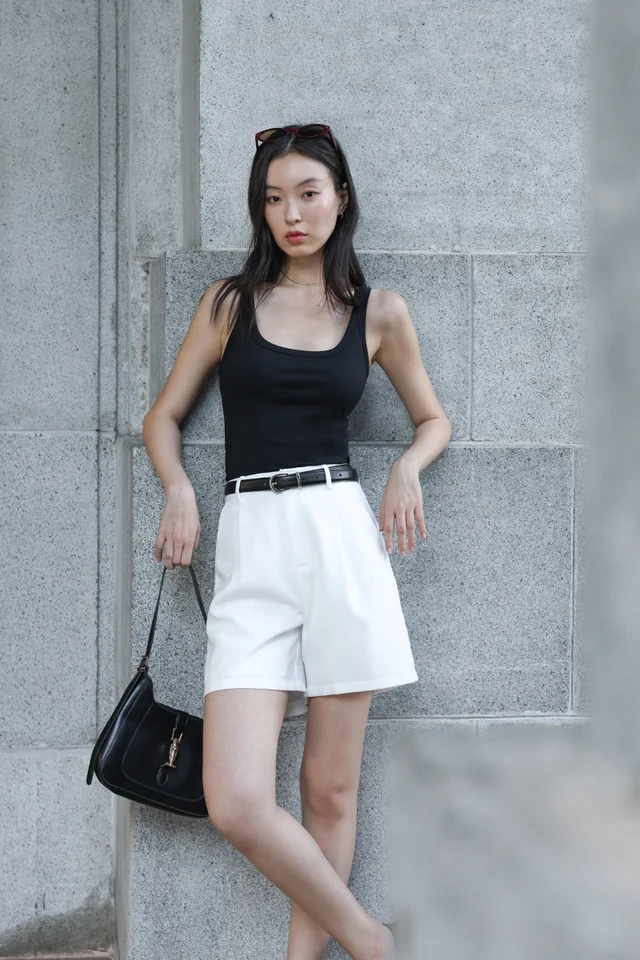 NOVARA LINEN PLEATED LONGLINE BUTTON SHORTS (WHITE)