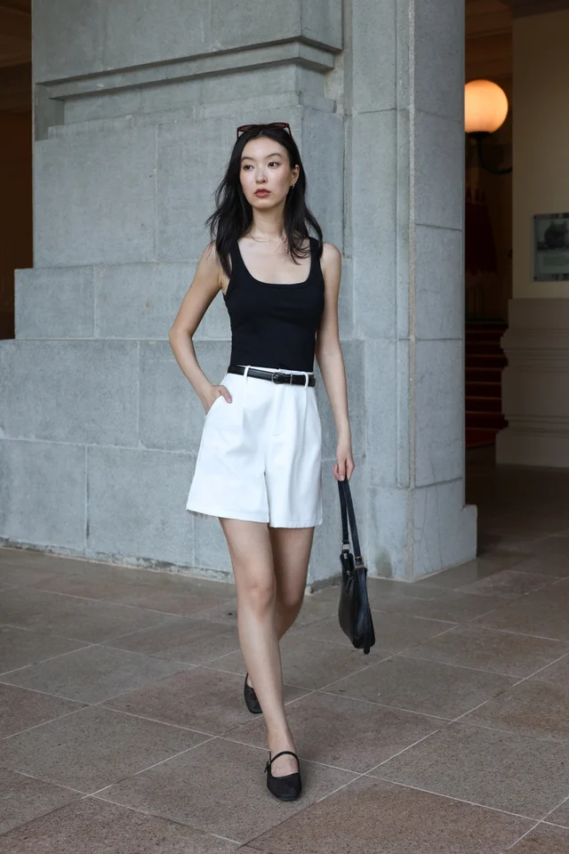 NOVARA LINEN PLEATED LONGLINE BUTTON SHORTS (WHITE)