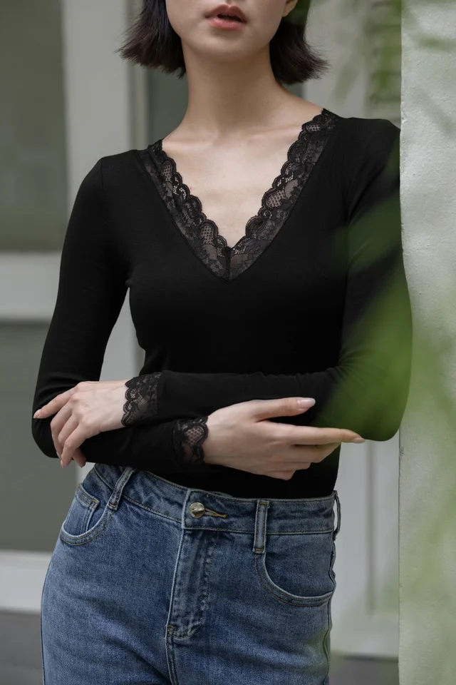ROSALYN PADDED LACE TRIM LONG SLEEVE TOP (BLACK)