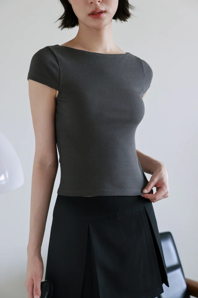 ELARIA PADDED BOAT NECK CAP SLEEVE TOP (GREY)