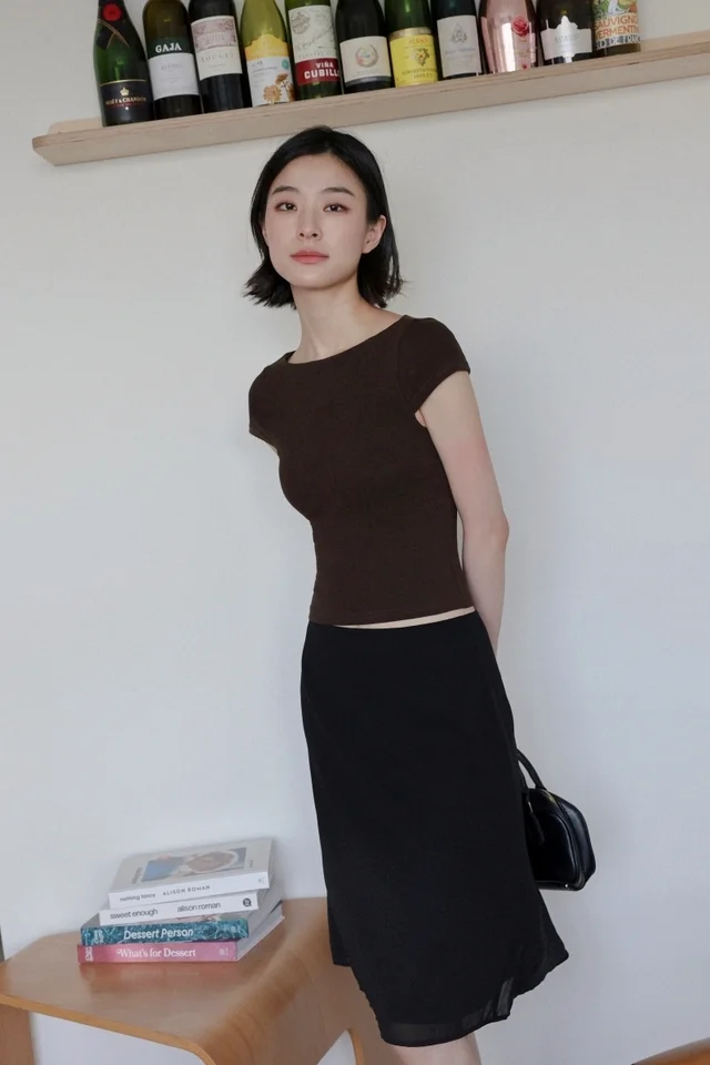 ELARIA PADDED BOAT NECK CAP SLEEVE TOP (ESPRESSO)