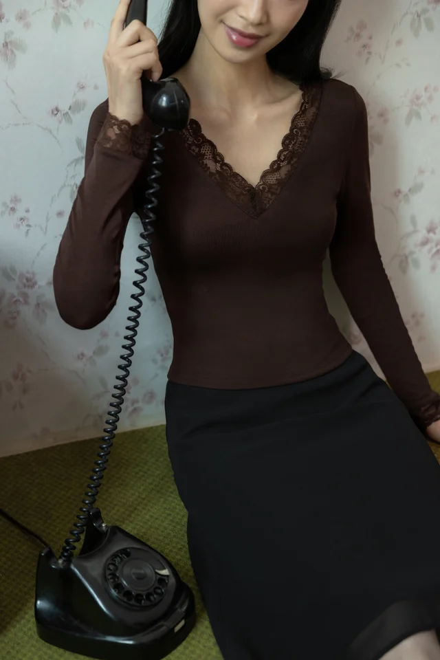 ROSALYN PADDED LACE TRIM LONG SLEEVE TOP (BROWN)