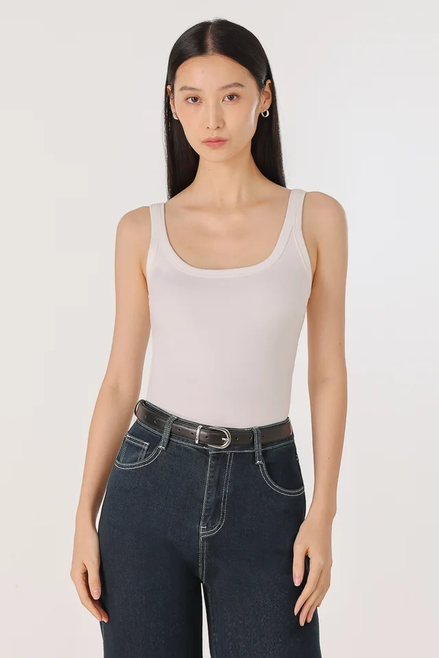 LISETTE PADDED SCOOP NECK TOP (WHITE)