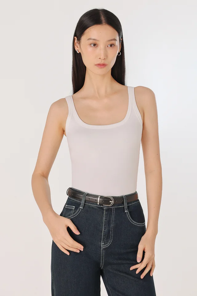 LISETTE PADDED SCOOP NECK TOP (WHITE)