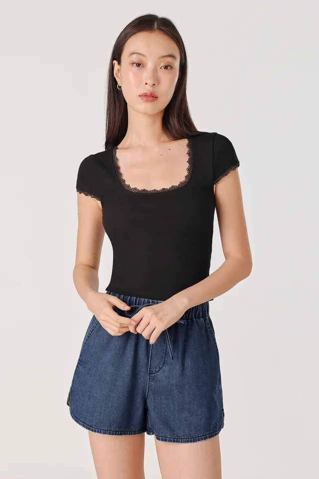 WYNN PADDED CAP SLEEVE SQUARE NECK LACE TRIM TOP (BLACK)