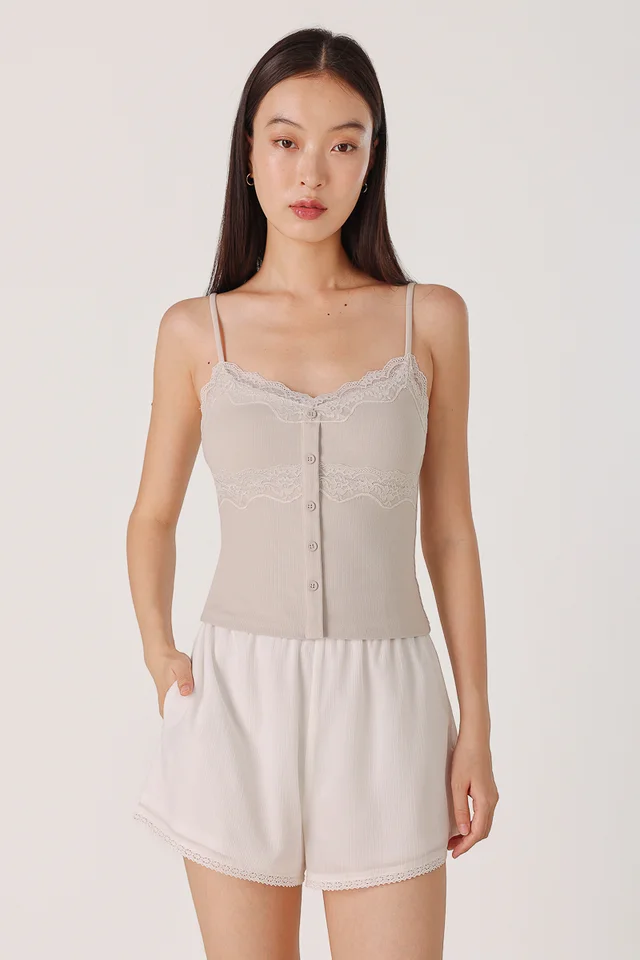 LOUISE PADDED LACE TRIM BUTTON RIBBED CAMI TOP (OAT)