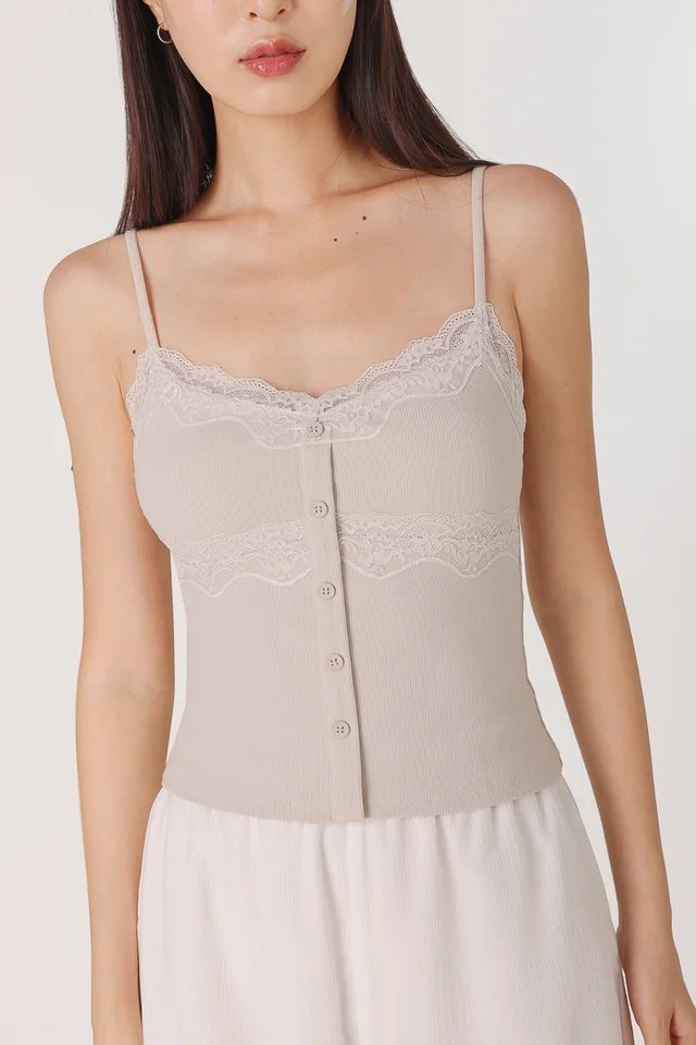 LOUISE PADDED LACE TRIM BUTTON RIBBED CAMI TOP (OAT)
