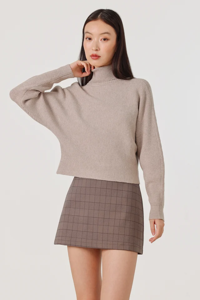 JACIELLA SLOUCHY TURTLE NECK LONG SLEEVE SWEATER (TAUPE)