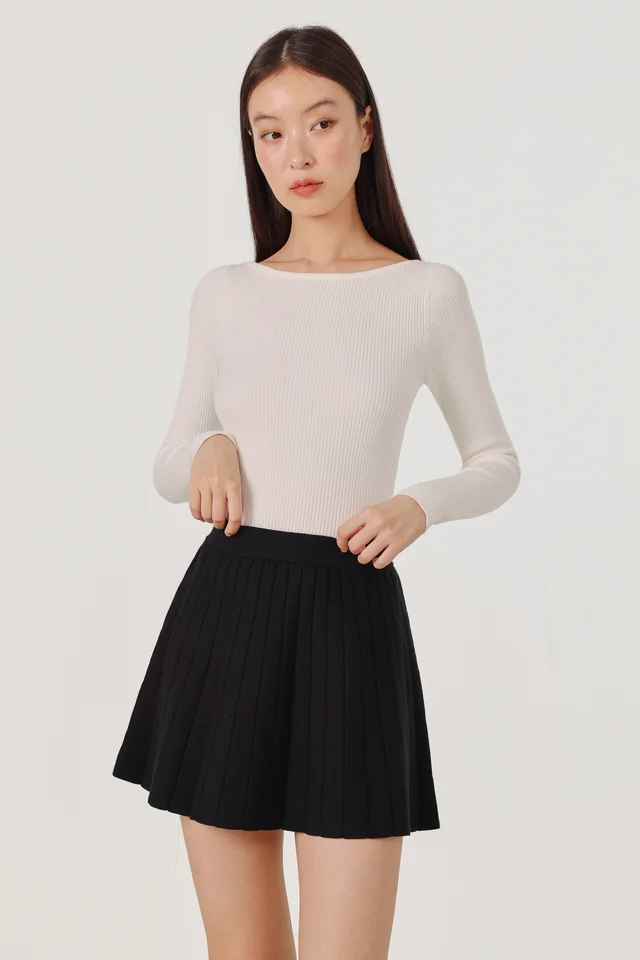 OLIVIE PLEATED FLARE KNIT SKIRT (BLACK)