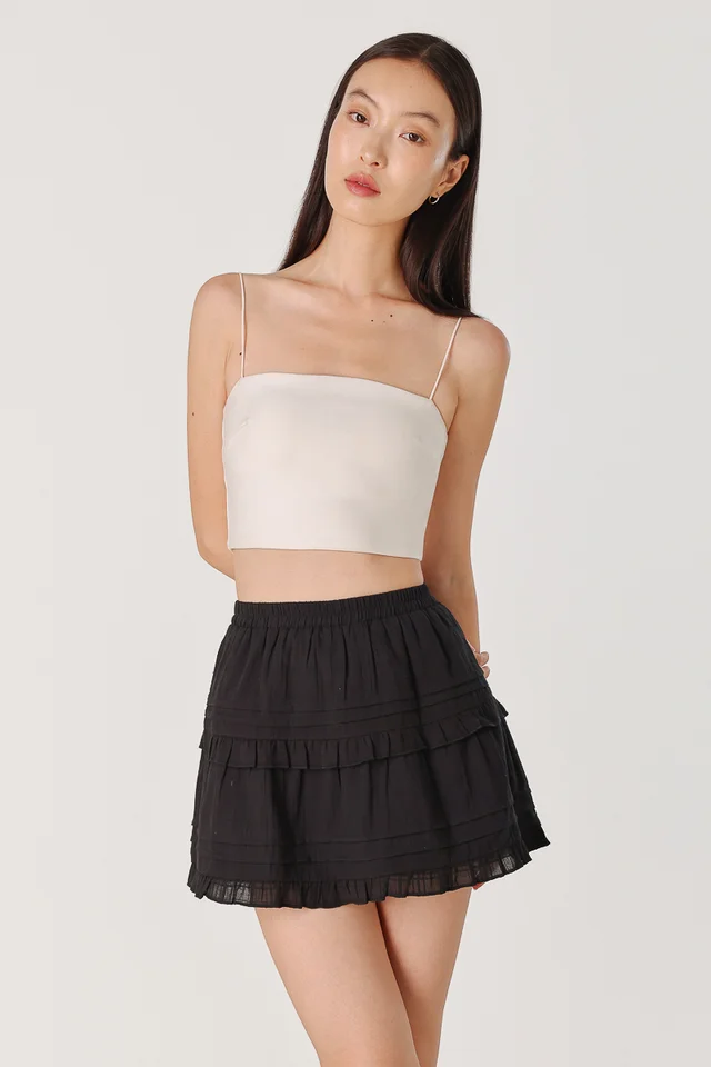 DAFINA PLAID TEXTURED PINTUCK RUFFLE SKORTS (BLACK)