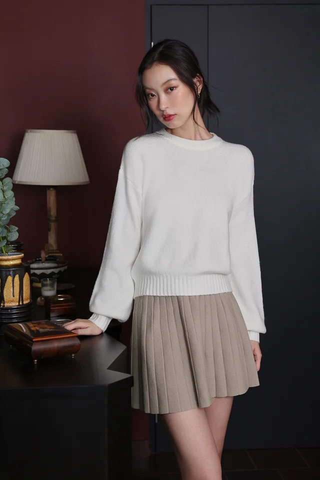 OLIVIE PLEATED FLARE KNIT SKIRT (BROWN)