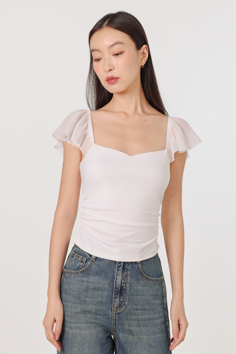 AVENNE PADDED CONTRAST CHIFFON FLUTTER SLEEVE TOP (WHITE) | Lovet