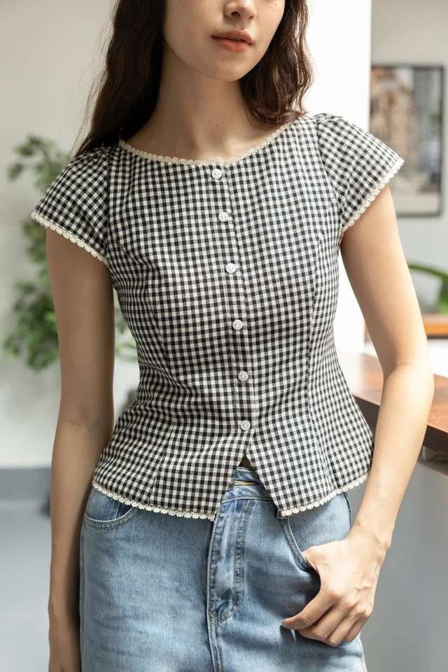MIREN BOAT NECK LACE TRIM CAP SLEEVE BUTTON TOP