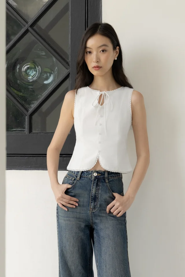 YVAINE LINEN RIBBON KEYHOLE BUTTON TOP (WHITE)