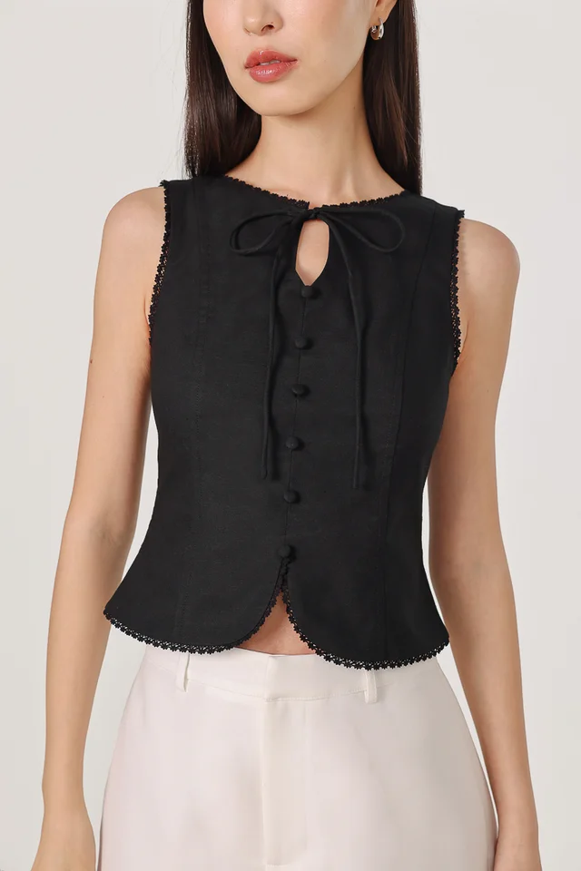 YVAINE LINEN RIBBON KEYHOLE BUTTON TOP (BLACK)