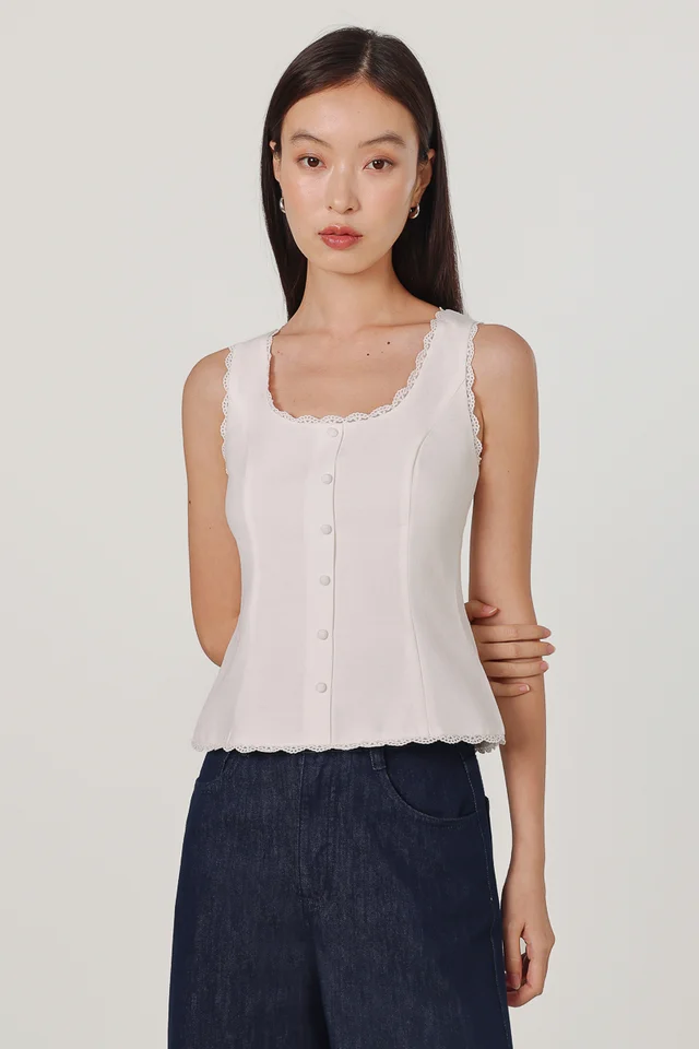 SENNA SCOOP NECK LACE TRIM BUTTON VEST TOP (WHITE)