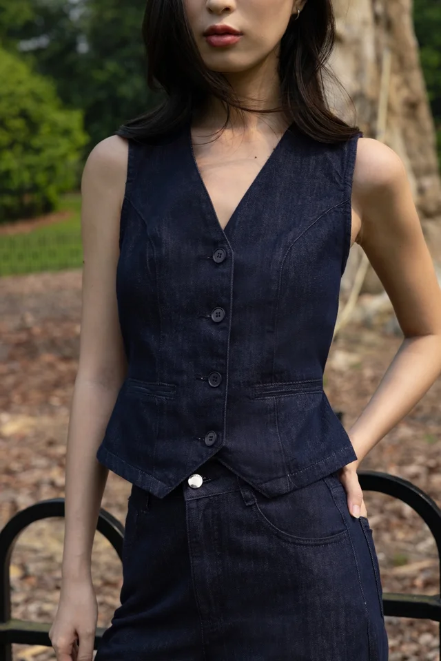 OUTLAW CINCH BACK DENIM BUTTON VEST TOP