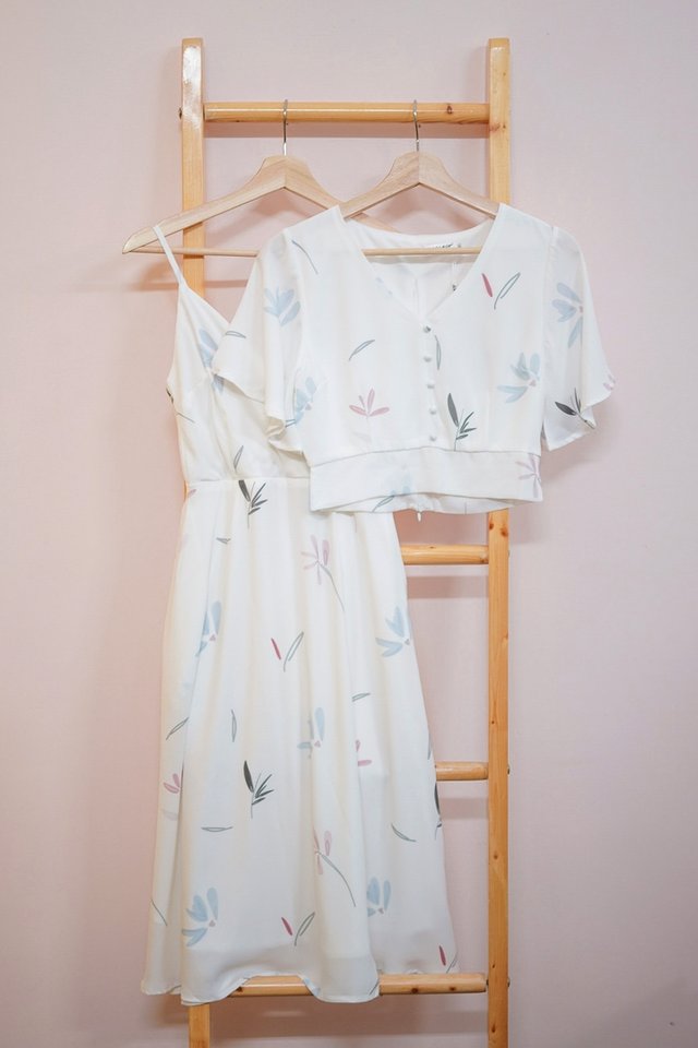 GEIA ABSTRACT FLORAL BUTTON TOP #MADEBYLOVET (WHITE) *RESTOCKED*